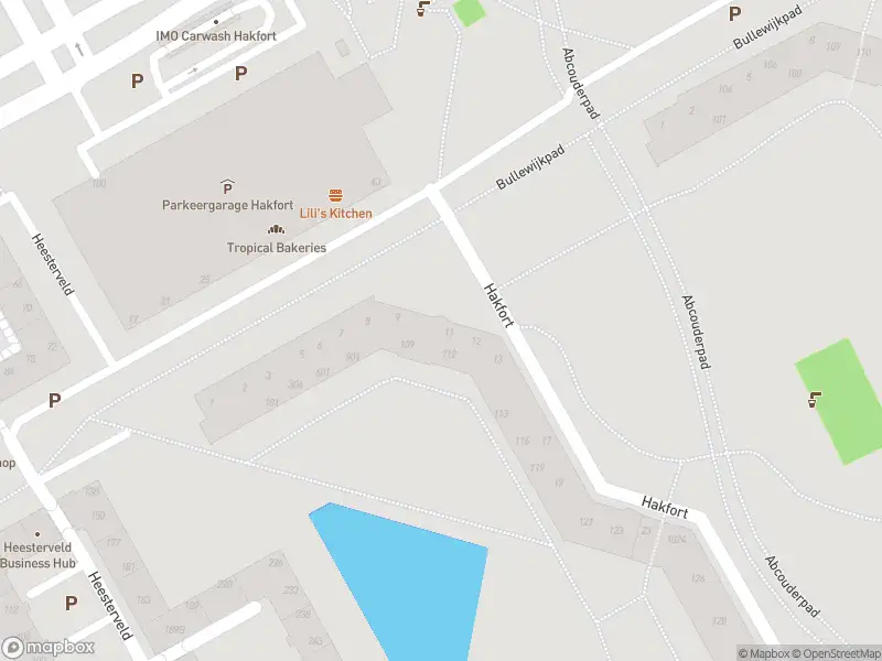Ambulance met grote spoed naar de Bullewijkpad in Amsterdam