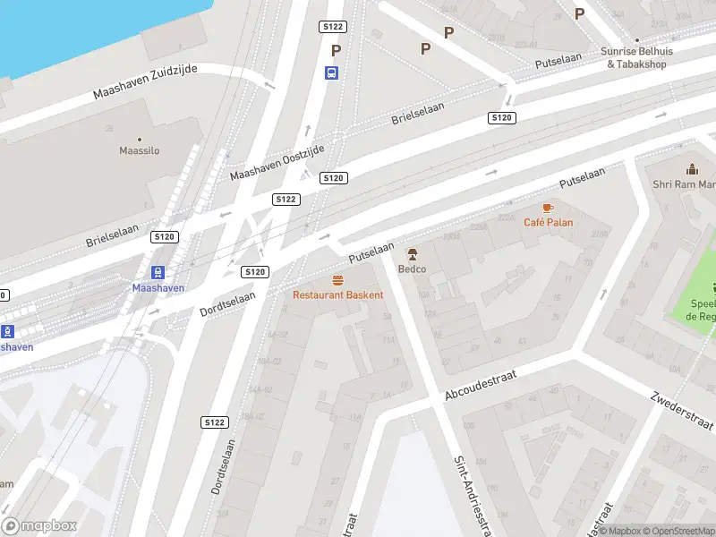 Ambulance met gepaste spoed naar de Putselaan in Rotterdam