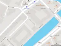 Ambulance met grote spoed naar de Ir. Jakoba Mulderplein in Amsterdam