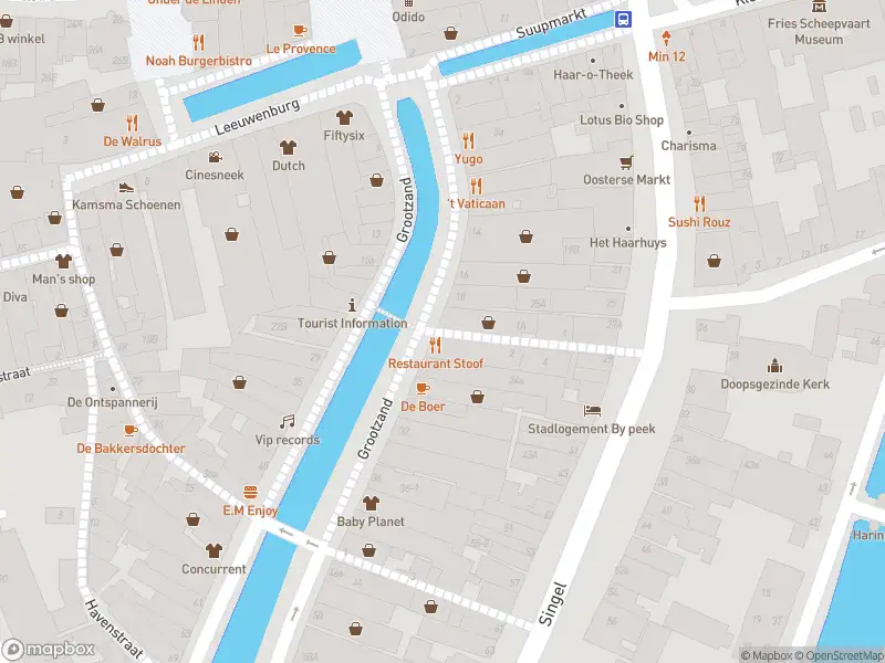 Brandweer en politie met grote spoed naar de Singel in Sneek vanwege middelgrote brand