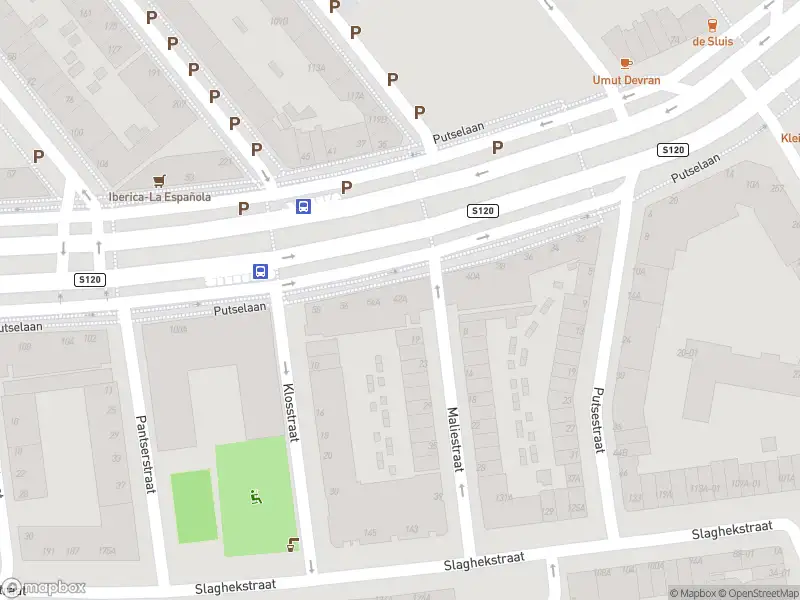 Ambulance met grote spoed naar de Putselaan in Rotterdam