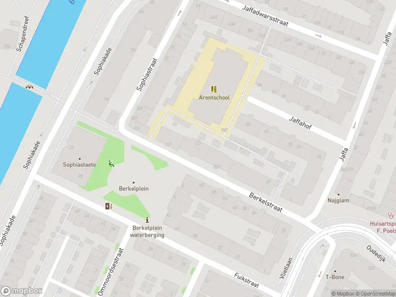 Ambulance met grote spoed naar de Berkelstraat in Rotterdam
