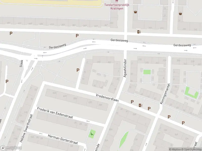 Ambulance met grote spoed naar de Boezemsingel in Rotterdam