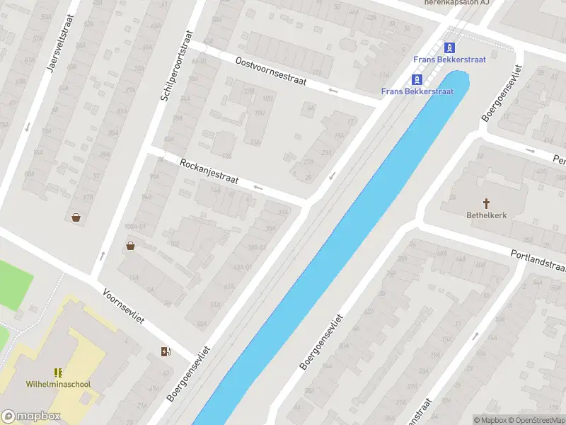 Ambulance met grote spoed naar de Boergoensevliet in Rotterdam