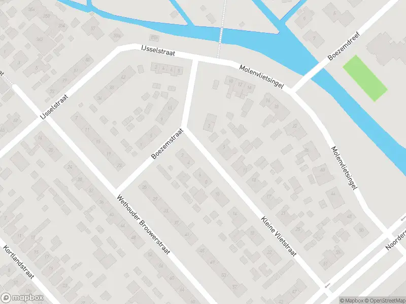 Ambulance met grote spoed naar de Kleine Vlietstraat in Krimpen aan den IJssel
