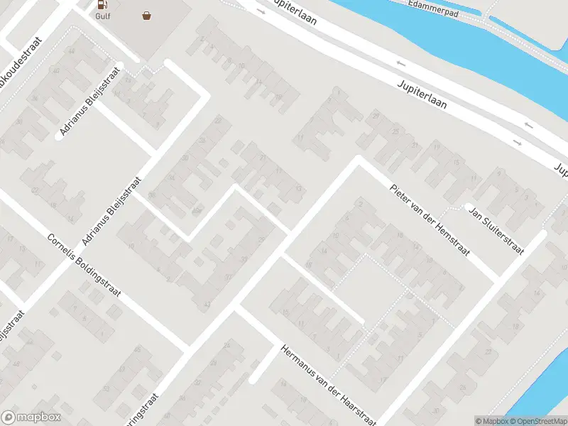 Brandweer met grote spoed naar de Noordeinde in Volendam vanwege waarnemen gaslucht