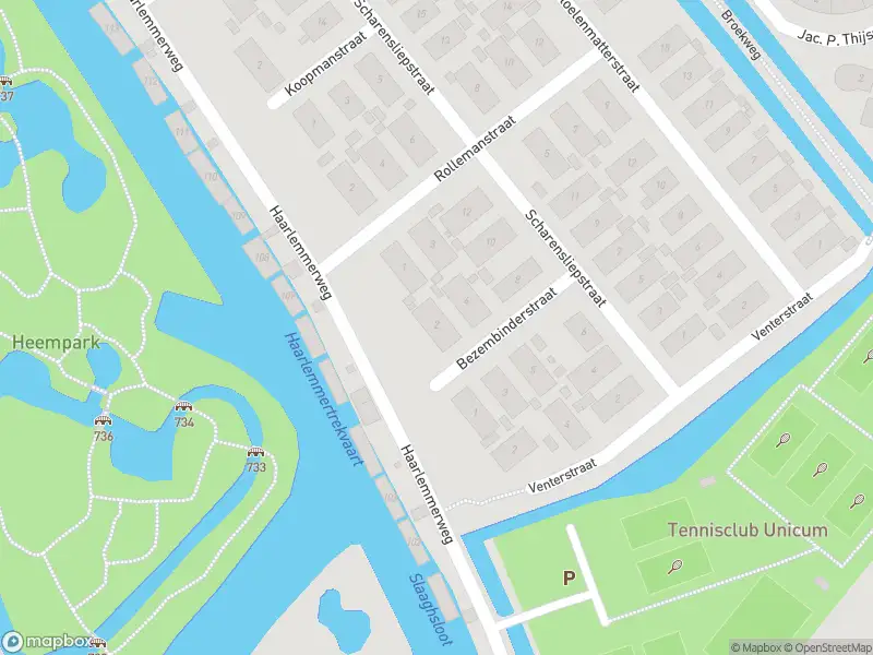 Ambulance met gepaste spoed naar de Bezembinderstraat in Leiden