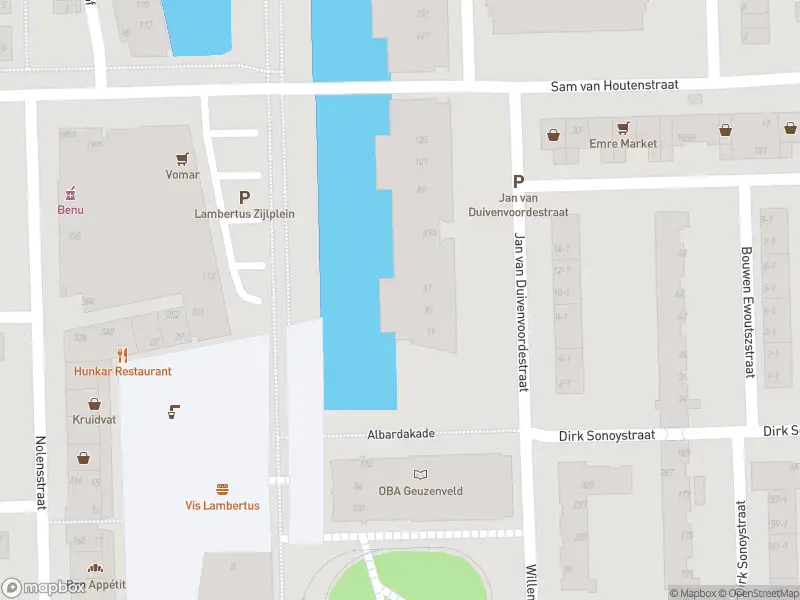 Ambulance met grote spoed naar de Lambertus Zijlplein in Amsterdam