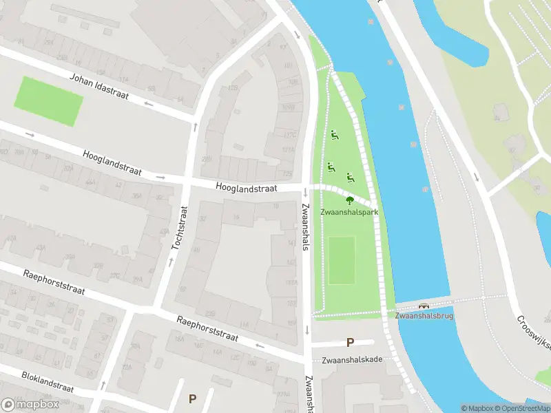 Ambulance met gepaste spoed naar de Hooglandstraat in Rotterdam