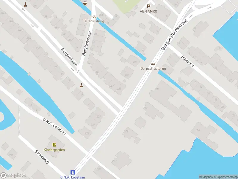Ambulance met gepaste spoed naar de Straatweg in Rotterdam