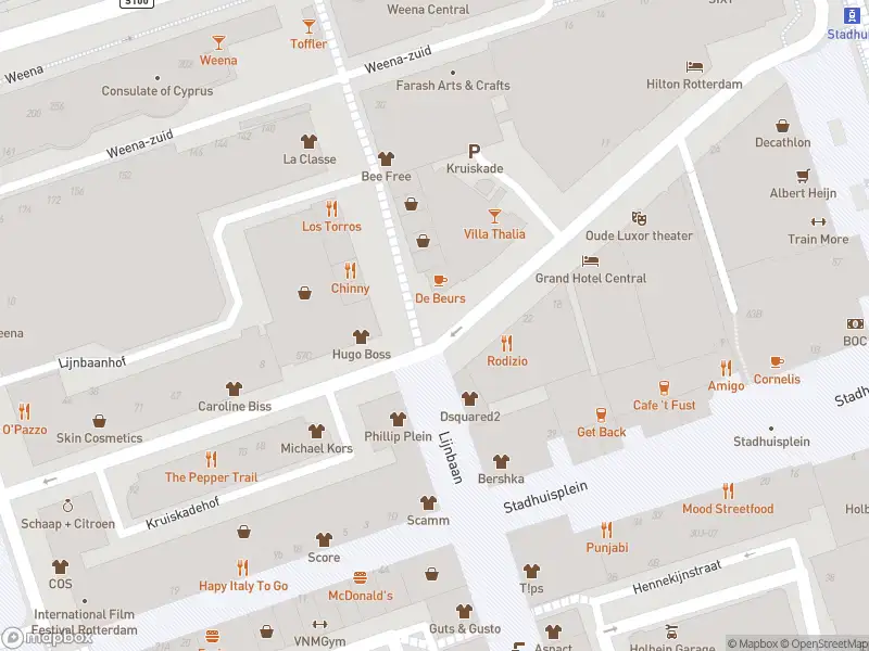 Ambulance met gepaste spoed naar de Kruiskade in Rotterdam