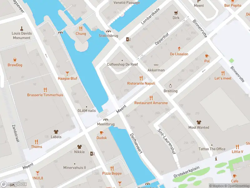 Ambulance met grote spoed naar de Delftsevaart in Rotterdam
