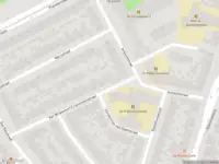 Ambulance met grote spoed naar de Spaarnrijkstraat in Haarlem