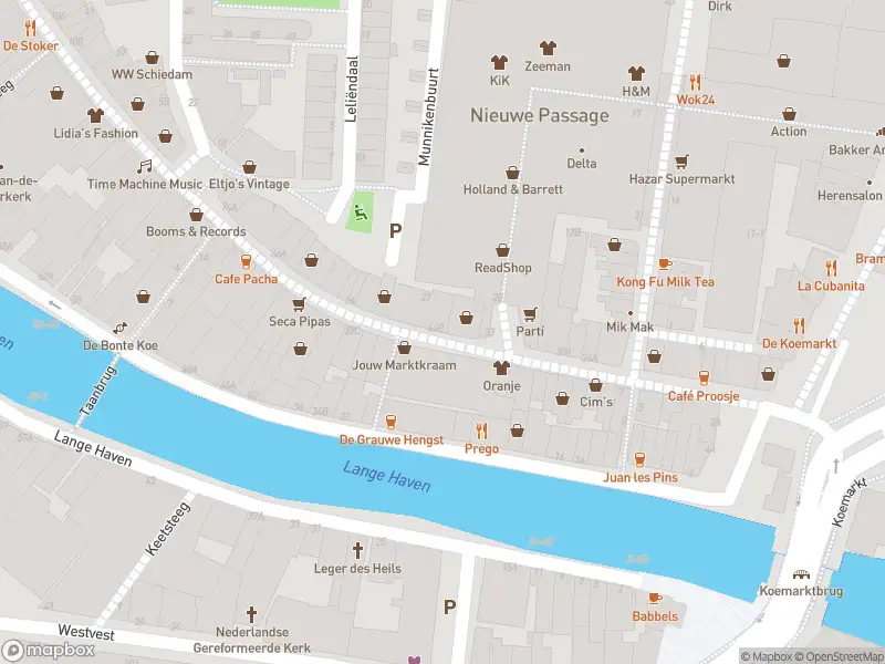 Brandweer met grote spoed naar de Korte Haven in Schiedam vanwege afhijsen patient