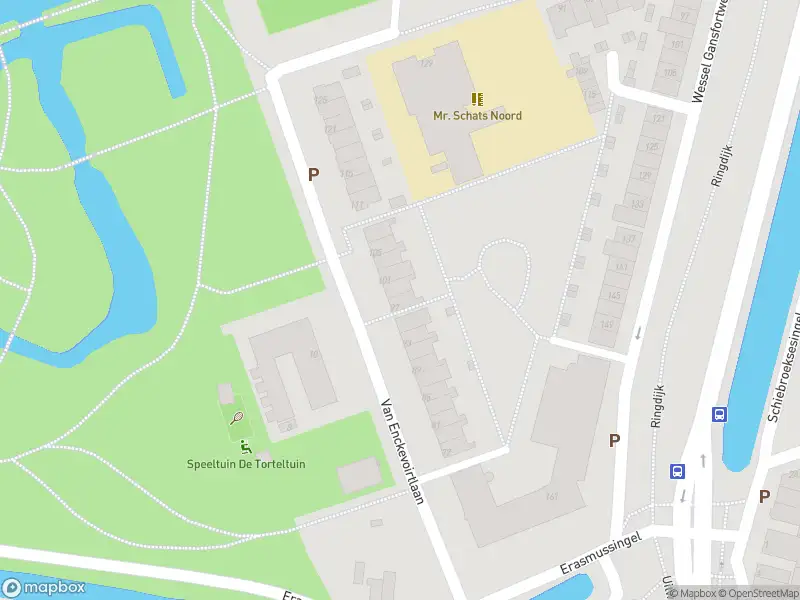 Ambulance met grote spoed naar de Van Enckevoirtlaan in Rotterdam