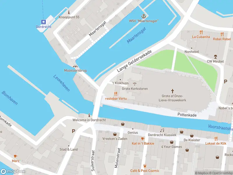 Ambulance met gepaste spoed naar de Lange Geldersekade in Dordrecht