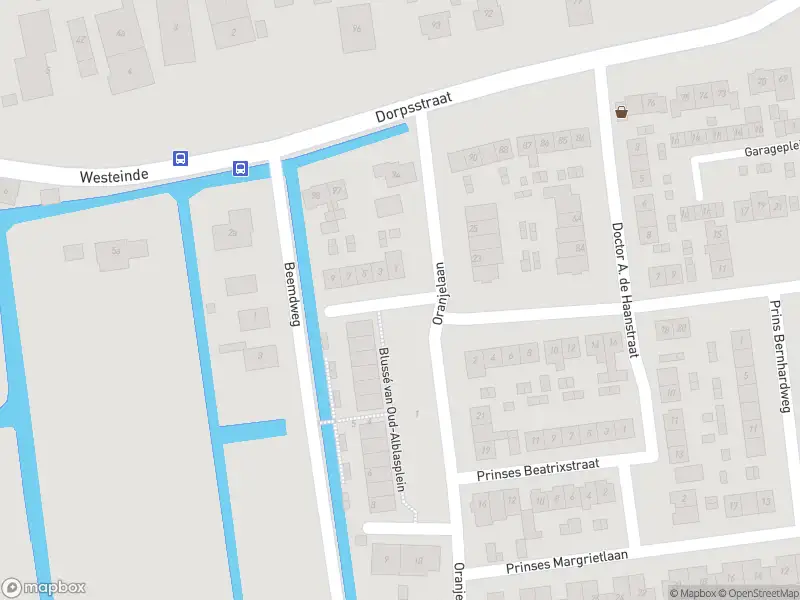 Ambulance met gepaste spoed naar de Van der Mijlestraat in Oud-Alblas