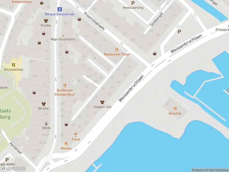 Ambulance met grote spoed naar de Weissenbruchlaan in Rotterdam