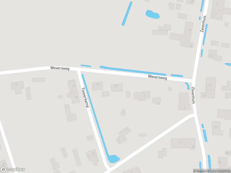 Brandweer met grote spoed naar de Weversweg in Zeeland vanwege gebouwbrand