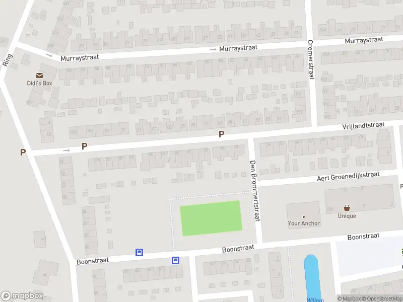 Ambulance met grote spoed naar de Vrijlandtstraat in Pernis Rotterdam