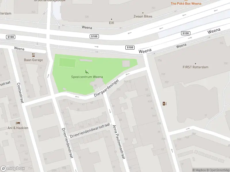 Ambulance met grote spoed naar de Diergaardesingel in Rotterdam