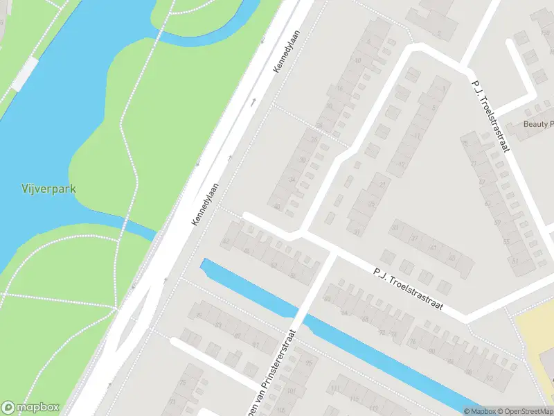 Ambulance met gepaste spoed naar de P.J. Troelstrastraat in Papendrecht