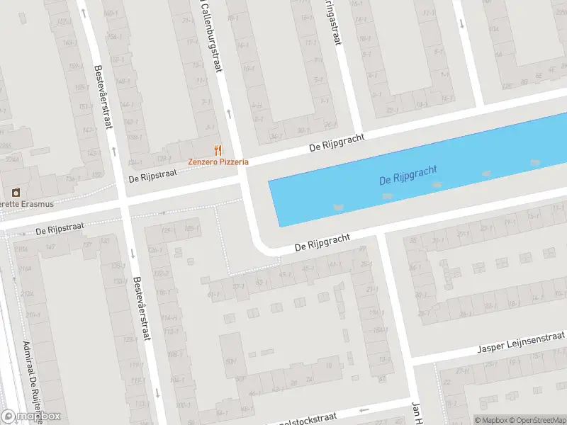 Ambulance met grote spoed naar de Jan den Haenstraat in Amsterdam
