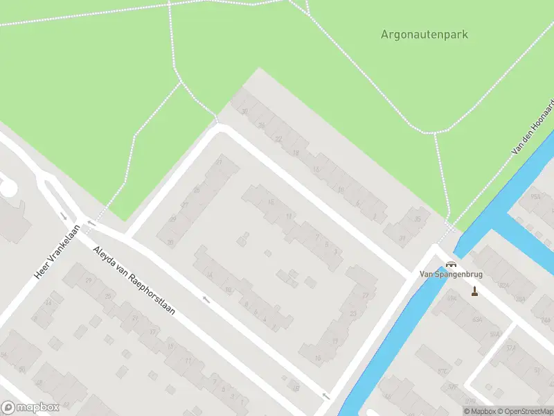 Ambulance met grote spoed naar de Ghisebrecht Bokellaan in Rotterdam