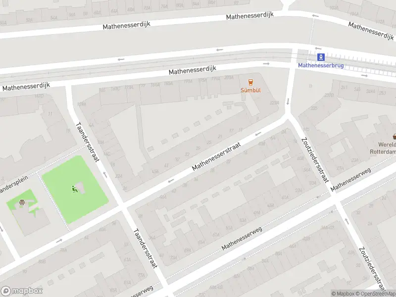 Ambulance met gepaste spoed naar de Mathenesserstraat in Rotterdam