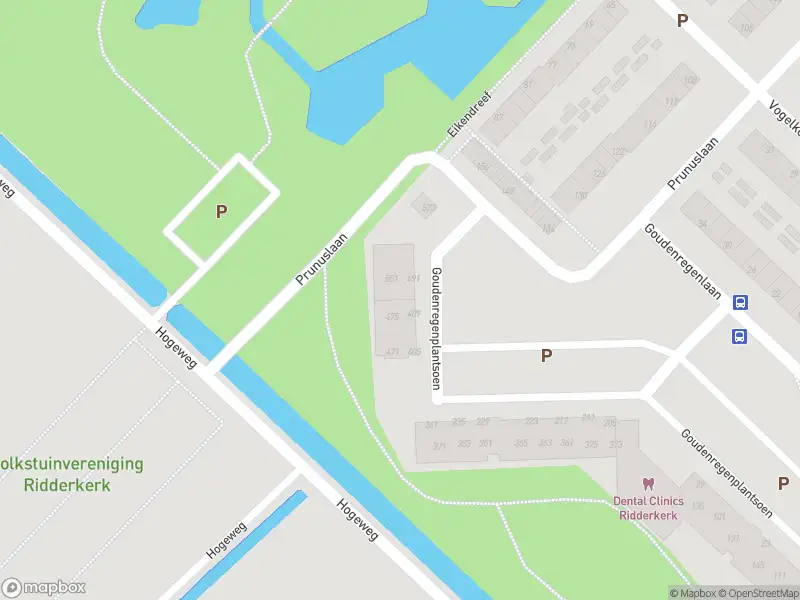 Ambulance met grote spoed naar de Goudenregenplantsoen in Ridderkerk