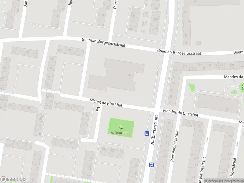 Ambulance met grote spoed naar de Jaap Edenstraat in Amsterdam