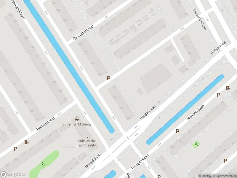 Ambulance met gepaste spoed naar de Fluitenbergstraat in 's-Gravenhage