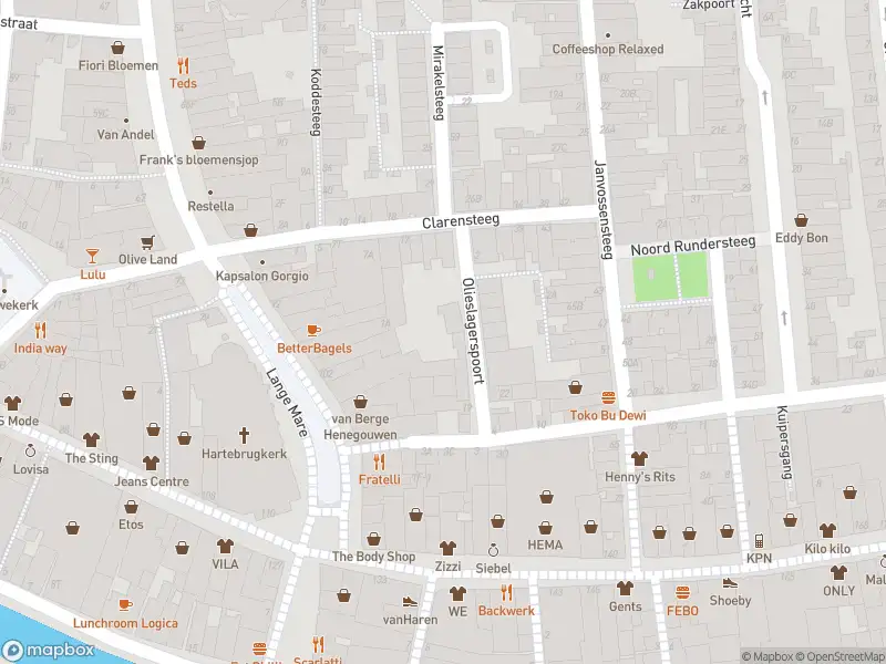 Ambulance met grote spoed naar de Olieslagerspoort in Leiden