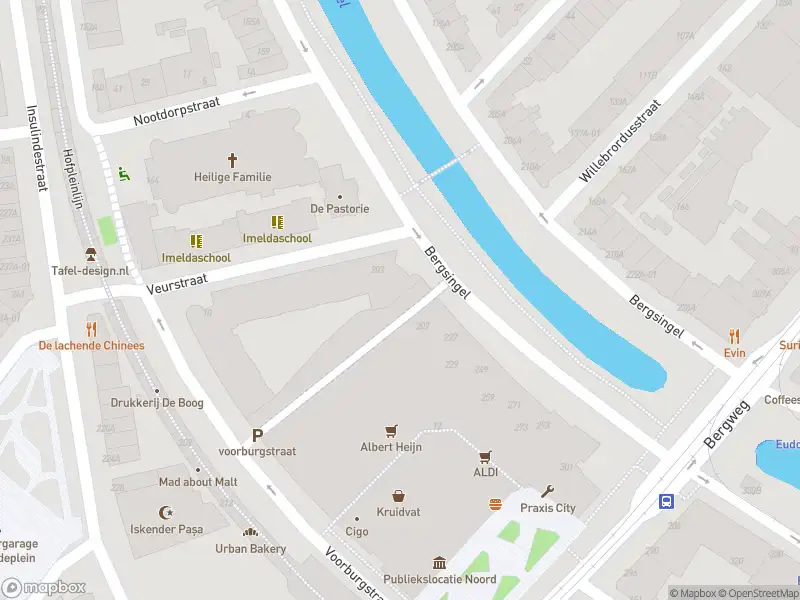 Ambulance met gepaste spoed naar de Bergsingel in Rotterdam