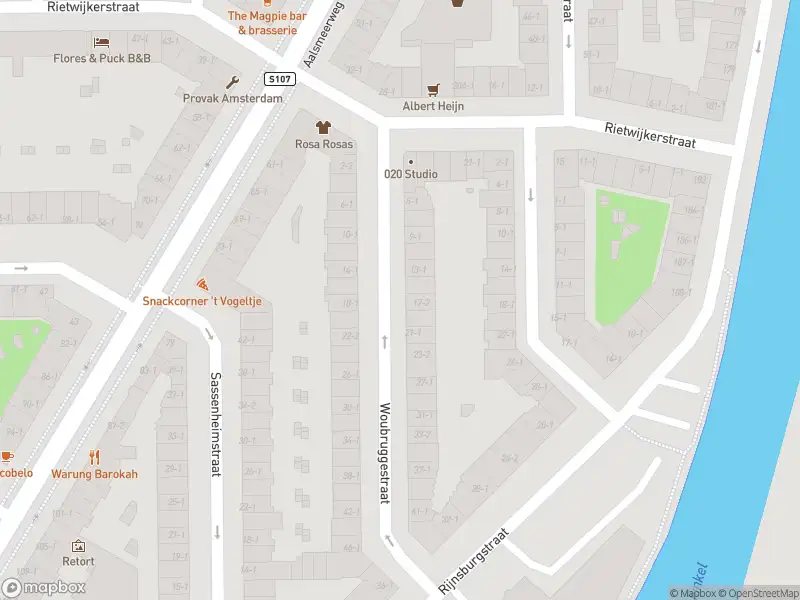 Brandweer met grote spoed naar de Rijnsburgstraat in Amsterdam vanwege gebouwbrand