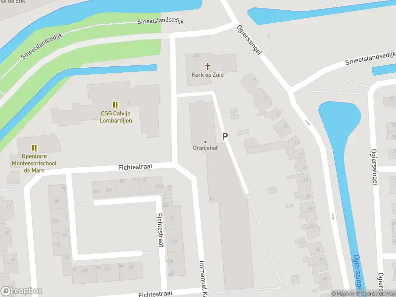 Ambulance met grote spoed naar de Immanuel Kantstraat in Rotterdam
