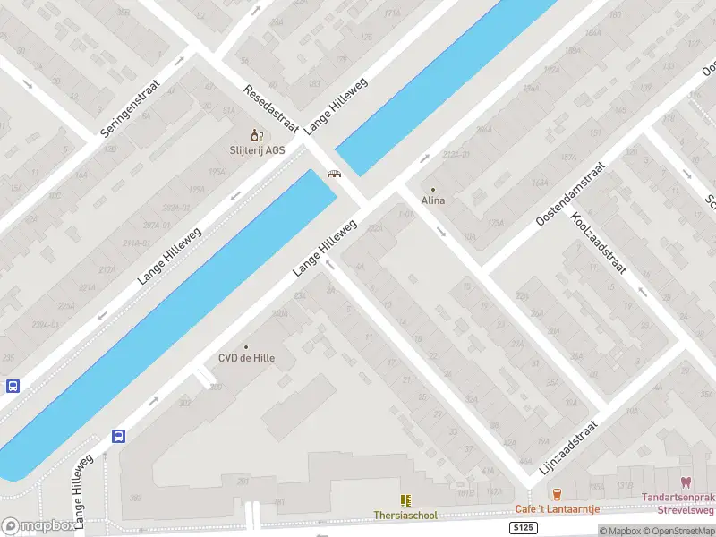 Ambulance met grote spoed naar de Meekrapstraat in Rotterdam
