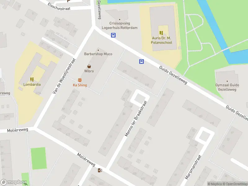 Ambulance met gepaste spoed naar de Menno ter Braakstraat in Rotterdam