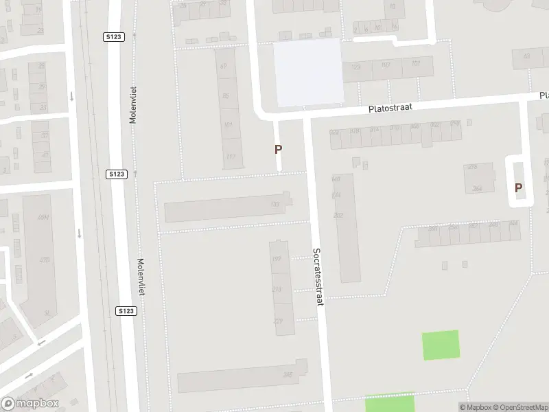 Ambulance met grote spoed naar de Socratesstraat in Rotterdam