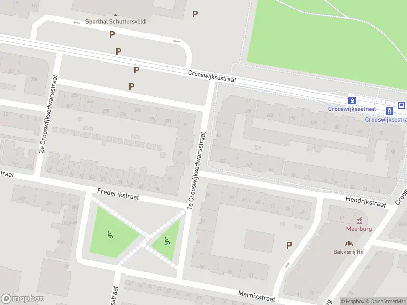Ambulance met grote spoed naar de 1e Crooswijksedwarsstraat in Rotterdam