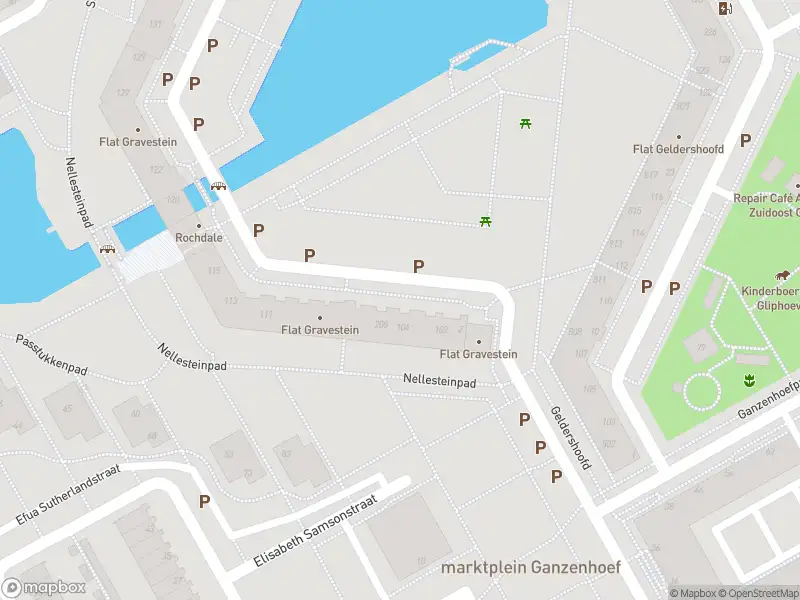 Ambulance met grote spoed naar de Gravestein in Amsterdam