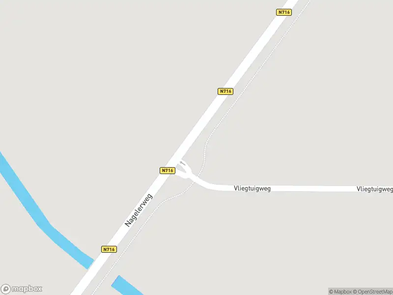 Politie naar de Nagelerweg in Nagele vanwege voertuigen te water