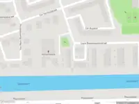 Ambulance met grote spoed naar de Ank van der Moerstraat in Amsterdam