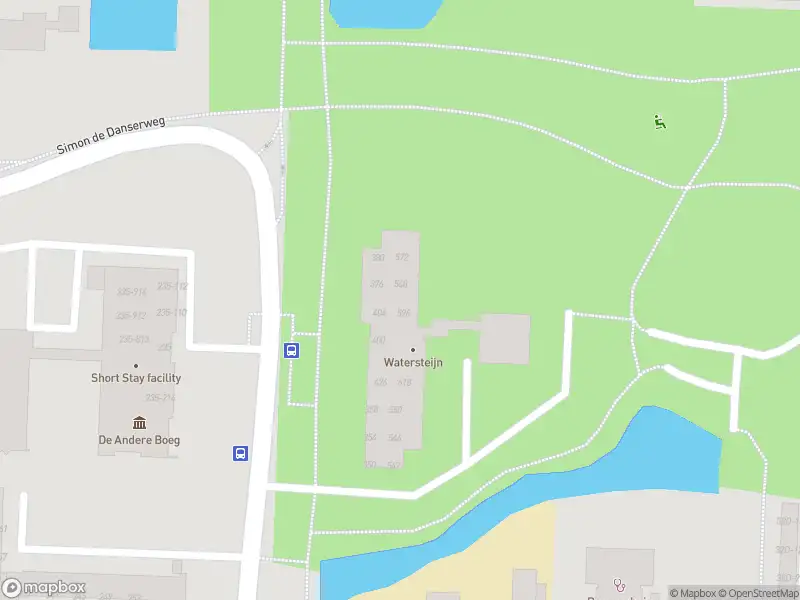 Ambulance met gepaste spoed naar de Maarten Harpertsz. Trompweg in Dordrecht
