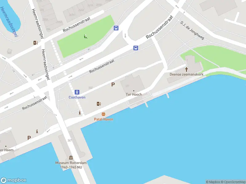 Ambulance met grote spoed naar de Coolhaven in Rotterdam