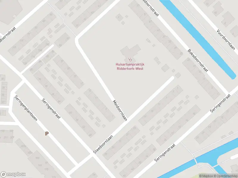 Ambulance met grote spoed naar de Meidoornlaan in Ridderkerk