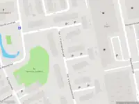 Ambulance met grote spoed naar de Stalpaerthof in Leiden