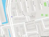 Ambulance met grote spoed naar de Olivier van Noortplantsoen in Voorschoten