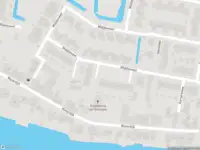 Ambulance met grote spoed naar de Middenveer in Sliedrecht