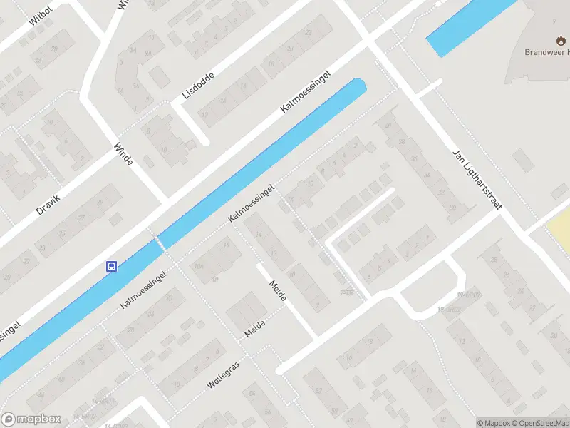 Brandweer met grote spoed naar de Kalmoessingel in Kampen vanwege afhijsen patient